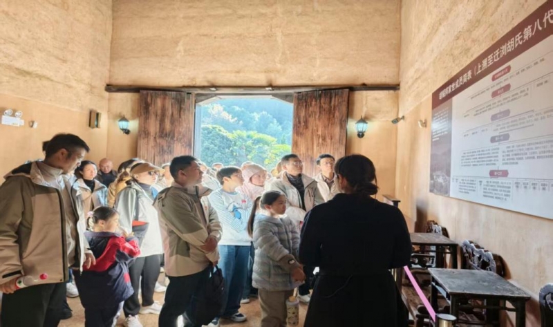 赓续红色血脉 筑牢信仰根基 ——商学院党总支主题党日活动走深走实